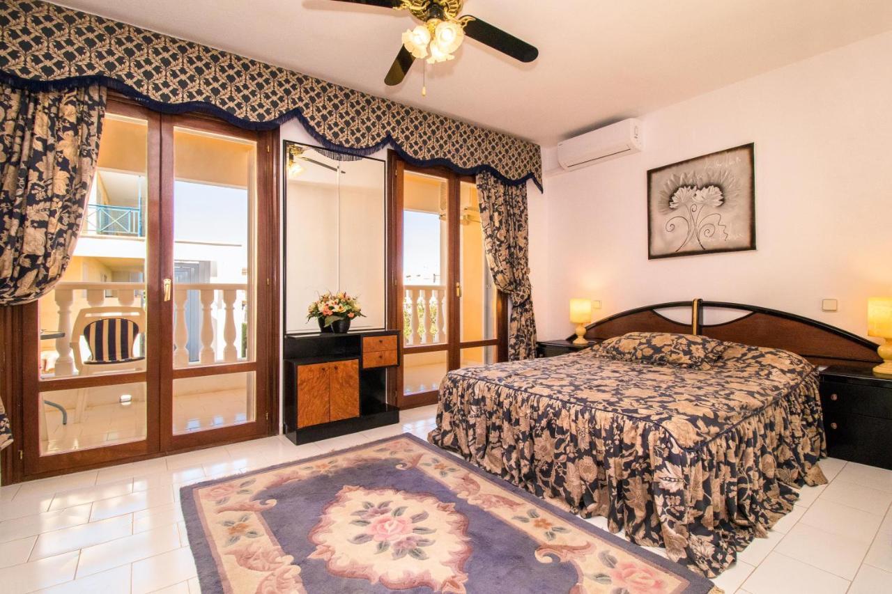 Nice House With Tennis Court,Sports And Playground Torrevieja Bagian luar foto